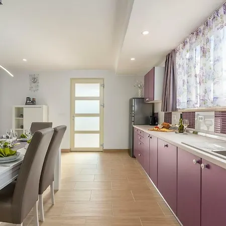 Kata With Private Pool Radetići