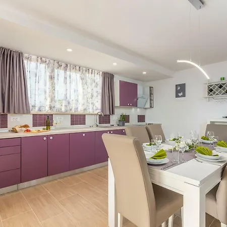 Kata With Private Pool * Radetići