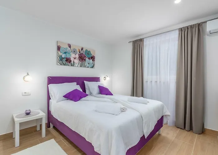 Kata With Private Pool Apartamento Radetići