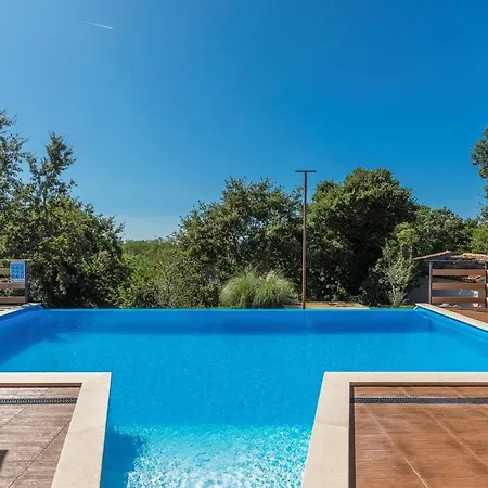 Kata With Private Pool Apartamento Radetići