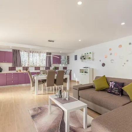 Apartment Kata With Private Pool Radetici