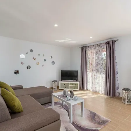 Kata With Private Pool Radetići