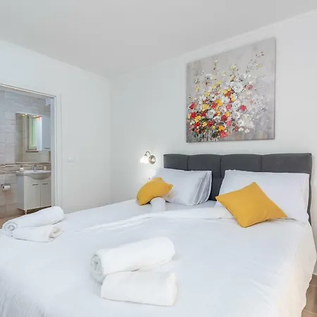 Kata With Private Pool Apartment *