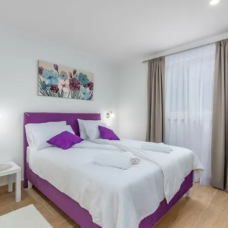 Kata With Private Pool Apartamento Radetići