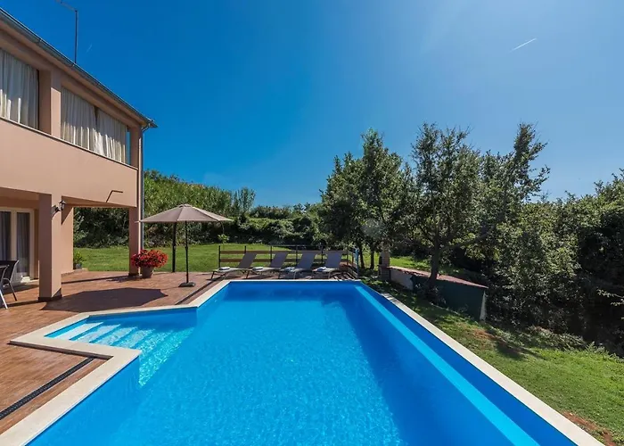 아파트 Kata With Private Pool Radetići